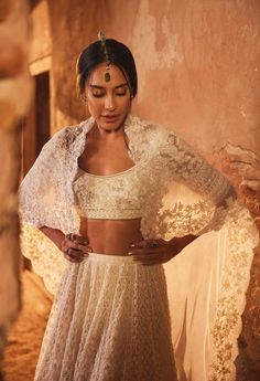 Manish Malhotra Bridal, Matching Embroidery, Ridhi Mehra, Haldi Outfits, Net Blouses, Lehenga Wedding, Net Lehenga, Embroidered Lehenga, Lehenga Blouse