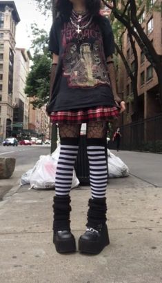 Comfy Alt Outfits, Stile Punk Rock, Look Grunge, Emo Outfits, Indie Outfits, Goth Outfits