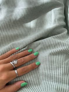 nail color green aesthetic summer nails Spring Plain Nails, Solid Green Acrylic Nails, Summer Nail Inspo Solid Color, Solid Spring Nails, Solid Color Spring Nails, Short Solid Color Acrylic Nails, Solid Color Short Nails, Basic Color Nails, Solid Nail Color Ideas Summer