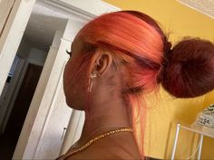 Red Hair Pink Skunk Stripe, Red And Pink Skunk Stripe Hair, Red Hair With Skunk Stripe, Skunk Stripe Hair Red, Red Hair Skunk Stripe, Black Girls Hair Color Ideas, Skunk Stripe Ideas, Black Girls With Dyed Hair, Skunk Stripe Black Women