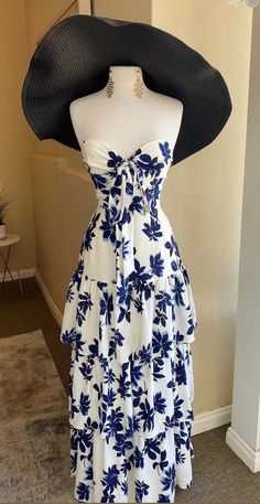 Short Garden Party Dress, How To Style Strappy Dress, Pretty Summer Dresses Long, Outfits With Ties For Women Aesthetic, Fancy Beach Outfit, Spain Vacation Outfits, Engagement Party Dress For Guest, Beach Picnic Outfit, Sheek Outfits