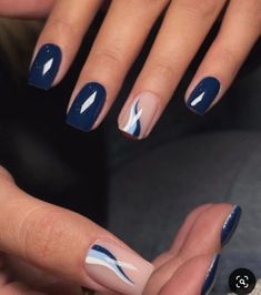 Dark Blue Dipped Nails, Acrylic Nails Dark Blue Design, Dark Blue Nail Art Short Nails, Navy Blue And White Nails Short, Design For Blue Nails, Popular Nails Design, Gel Nail Designs Dark Colors, Vibrant Vacation Nails, Dark Blue Short Nail Designs