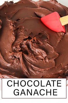 This chocolate ganache recipe is super simple to make and only uses 2 ingredients, thick fudgy ganache is a incredible versatile addition for luxury dessert recipes. Recipe For Frosting, Dark Chocolate Ganache Recipe, Ganache Recipe Frosting, Choco Truffle Cake, Homemade Ganache, Chocolate Ganache Recipe, Ganache Cake, Ganache Frosting, Dark Chocolate Ganache