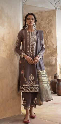 Kurti 2023, Indian Formals, Long Kurti Patterns, New Bridal Dresses, Bridal Suits, Egypt Jewelry, Long Suit, Indian Suit, Lace Suit