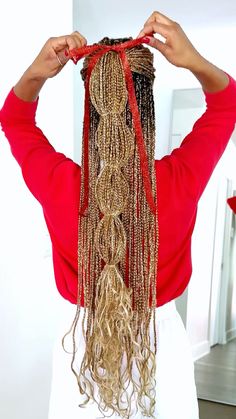 Hairstyle woyh knotless braids, #hairstyles #hairtutorials #braidstyles #braidedhairstylesforblackwomen #blondbraids #knotlessboxbraids #knotlesscolor27 #blackwomenhairstyles Knotless Braids With Accessories, Hair Calendar, Modern Braids, Hairstyle Everyday, Cornrows Natural, Style Braids