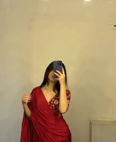 Saree Outfits For Wedding, Red Saree For Farewell, Red Saree Look Modern, Traditional Saree Poses, Aesthetic Saree Poses, Red Saree Look, Couples Jewellery, Trending Summer Nails