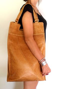 Mi Vida Modern Shoulder Bag With Leather Backing For Errands, Versatile Everyday Shoulder Bag With Leather Backing, Foldover Bag, Smaller Hips, Handmade Leather Shoes, Sac Week End, Big Bags, Hip Bag, Beautiful Bags