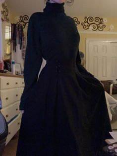 Vintage Outfits Dark Academia, Dark Academia Aesthetic Outfit Black, Black Academia Aesthetic Outfit, Dark Vintage Aesthetic Outfits, Dark Academia Outfit Dress, Gothic Dark Academia Outfit, Black Dark Academia Outfits, Academia Formal Dress, Dark Academia Formal Dress