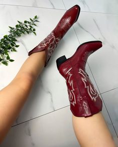 🤍Faster shipping on Diastudios.co.uk  Vegan 🌱 Sizes available: 3-10 UK sizing 🤍If you love these, check out my website, for discounts and new items: (Faster delivery for UK orders also available) diastudios.co.uk  🤍Discount code: 'NEWBIE' Red Boots, Beautiful Boots, Cowboy Western, Western Cowboy Boots, Calf Boots, Western Cowboy, Burgundy Red, Western Boots, Boot Shoes Women