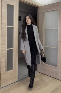 Modest Casual Outfits, University Outfit, Classy Winter Outfits, Cold Outfits, Business Casual Outfits For Work, Office Outfit, Casual Day Outfits, Elegante Casual