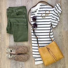 #Petite Olive Purse Outfit, 2023 Basic Outfits, Wantable Outfits Boxes, January Outfits For Women 2024, Wantable Outfits, Maurices Outfits, Outfit Pics, Olive Jeans, Mode Tips