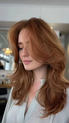 24 Natural-Looking Hair Color Ideas for Effortless Beauty Natural Brown Red Hair Color, Natasha Bure Hair, Copper Brown Hair Mid Length, Shades Of Red Brown Hair, Whiskey Hair Color, Copper Hair With Dark Eyebrows, Red Brown Hair Natural, Haircolor Trending 2024, Brunette To Red Hair Before And After