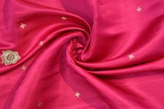 > What is the Quality ?   Vintage 100% Pure silk Zari Copper Thread Havey Brocade Weave Pink Banarasi Saree. > What is Special About these Product ?    Now  Presently these Saree are not in  Processing in India. Only Efficient Weaver with Special Silk can Wear these Heavy Vintage Brocade, Tanchoi Jamaver Saree. Depending on the intricacy of its designs and patterns, a sari can take from 15 days to a month and sometimes up to six months to complete. > Dimension and Weight     Length :  Yard.    W Brocade Skirt, Jacquard Loom, Indian Crafts, Satin Saree, Silk Brocade, Vintage Saris, Banarasi Sarees, Silk Satin, Pure Silk