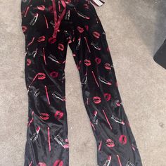 Fleece Women’s Pajamas New W Tags Features Lipstick, Lip Kisses, Lipliner. Very Chic! Trendy Black Sleepwear For Loungewear, Trendy Black Sleepwear For Lounging, Cute Pajama Pants, Lip Kisses, Lipstick Print, Cute Pajama, Kiss Print, Fleece Women, Lipstick Kiss