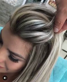 Grey Hair With Highlights, Medium Balayage Hair, Grey Blonde Hair, Fall Blonde Hair, Platinum Blonde Hair Color, Hair Highlights And Lowlights, Covering Gray Hair, Dark Roots Blonde Hair, Colored Curly Hair