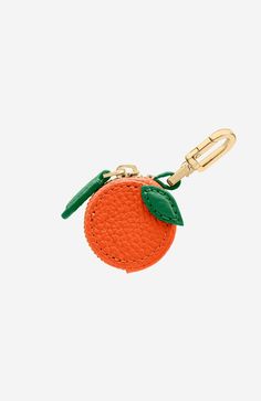 The delicious new way to personalise. Crafted using upcycled offcuts from our signature full-grain leather, The SABREMOJI Fruit Charm securely attaches to an infinity of accessories including handbags, garment tags and keys. Designed in five limited edition seasonal fruits, it safeguards the Apple AirTag through perfect fitment and a high polish brass zipper to prevent internal movement. Tag and track your valuables or secure small valuables and coins ��— it’s new-look statement personalisation. A Orange Craft, Seasonal Fruits, Apple Airtag, Blue Gift, Fruit In Season, Luggage Accessories, Holiday Gift Guide, Line Design, Luggage Tags