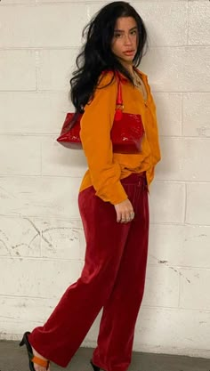 Orange Outfit Winter, Red And Orange Outfit, Orange Monochromatic, Fashion Collection Inspiration, Mode Hippie, Monochromatic Outfit, Orange Outfit, Stylish Work Attire, Tank Top Outfits