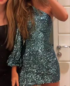 Outfit Elegantes, School Dance Dresses, Party Fits, Looks Party, Prom Dress Inspiration, Valentines Outfits, Hoco Dresses, Looks Style