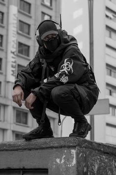 #techwear #techwearfashion #techwearfits #techwearlooks #techweargeneral #techwearstyle #techwearsociety #techwearoutfit #techwearunite #techwearusa #techwear_essentials #techwearclothing #techweargirls #techfashion #scarlxrd #darkwear #cyberpunk #streetwear #wearetechwear Cyberpunk Hoodie, Japanese Techwear, Mens Techwear, Techwear Men, Techwear Aesthetic, Drop Leg Holster