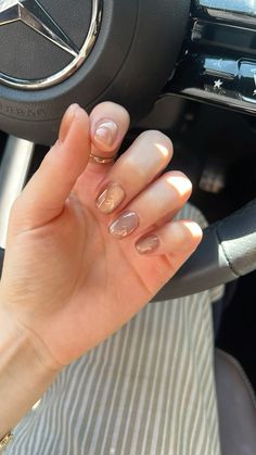 #nails #brownnailsaesthetic #cateyenailpolish #cateye #nudenail #autumnnailart Light Brown Cat Eye Nails, Nude Cateye Nail, Neutral Cat Eye Nails, Short Cat Eye Nails, Cat Eyes Nail, Nude Cat Eye Nails, Cateyes Nails, Natural Nails Manicure, Cat Eye Nails Polish