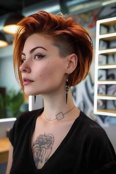 Bixie cut corte de pelo Fun Womens Haircuts, Haircut Side Part For Women, Side Haircuts Women, Long Top Pixie Haircut, Haircut Ideas Side Part, Undercut Bob Haircut For Fine Hair, Side Undercut Short Hair, One Side Haircut, Short Hairstyle Women Brunette