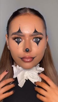 Maquillage Halloween Simple, Halloween Makeup Clown, Halloweenský Makeup, Holloween Makeup, Cute Halloween Makeup, Halloween Makeup Diy, Halloween Makeup Pretty, Cool Halloween Makeup, Halloween Clown