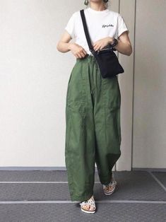 Summer Korean Fashion, 일본 패션, Working Women, Korean Fashion Trends, Green Pants, Korea Fashion, 가을 패션, Korean Street Fashion, Japanese Fashion