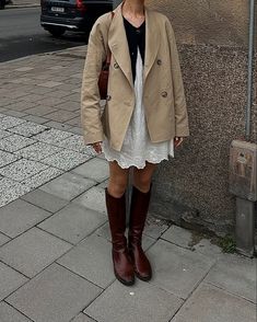 Trench Coat Boots Outfit, Winter Lookbook, Fall Fits, Winter Fits, Mode Inspiration, Casual Elegance, Fall Winter Outfits, Daily Outfits