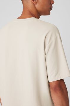 Think of the Double Take as a thicker, more substantial version of your favorite tee. The fit is a touch oversized (in a cool way, not a slouchy way) with slightly extended sleeves and a slightly extended hem. Wear it with baggy cargos, classic shorts or whenever you want to level up your look. Casual Alo Yoga Tops For Loungewear, Alo Yoga Casual Loungewear Top, Oversized Comfortable Tops, Oversized Alo Yoga Tops For Loungewear, Alo Yoga Relaxed Fit Cotton Top, Relaxed Fit Plain T-shirt With Drop Shoulder, Plain Relaxed Fit T-shirt With Drop Shoulder, Relaxed Fit Drop Shoulder Plain T-shirt, Plain Drop Shoulder Relaxed Fit T-shirt