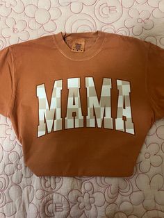 The perfect fall shirt for any momma! -True to size -Made with High Quality Materials Fall College Brown Tops, Retro Brown T-shirt For Fall, Brown Screen Print Top For Fall, Brown Cotton Top For College, Mama Tee, Mama Shirts, Fall Shirt, Fall Shirts, Comfort Colors