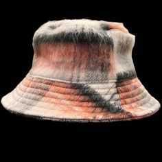 Women’s, Plaid, Bucket Hat, Forever 21, Polyester, Acrylic, Wool And Cotton. Like New (Never Worn). Plaid Bucket Hat, Bucket Hat, Forever 21, Like New, Plaid, Women Accessories, Wool, Cream, Hats