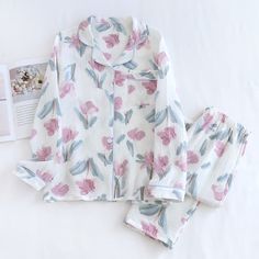 Enjoy the ultimate comfort with our floral cotton gauze nightwear set, designed for superior softness and breathability, ensuring a more relaxing and cozy sleep experience. White Floral Print Sleepwear With Relaxed Fit, White Sleepwear For Spring Relaxation, Spring Floral Print Sleepwear For Relaxation, Spring Floral Print Sleepwear, Comfortable Floral Print Sleepwear, Comfortable Floral Print Sleepwear For Pajama Party, White Cotton Floral Print Sleepwear, Comfortable Floral Print Sleepwear For Bedtime, Summer Floral Print Sleepwear For Relaxation