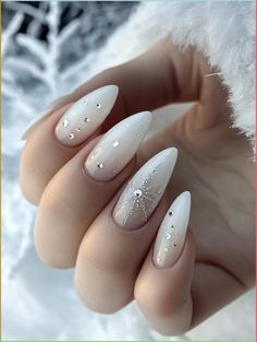 White Christmas Nails, Festive Manicure, Festive Nail Art, Long Nail Designs, Polka Dot Nails, White Nail Designs, Thanksgiving Nails, Winter Nail Designs, Festival Nails