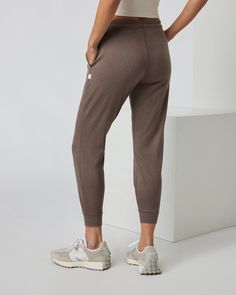 Meet the pants you'll never want to take off. The Performance Joggers have a slim but relaxed fit with a slightly cropped leg, side pockets and our signature drawstring. Designed with our softest premium DreamKnit™ stretch fabric, they’re your new go-to. | Vuori Performance Jogger Pants | Fossil Heather | XL Vuori makes premium performance apparel inspired by the active Coastal California lifestyle; an integration of fitness, surf, sport, and art. Breaking down the boundaries of traditional acti Versatile Tapered Leg Loungewear Pants, Relaxed Tapered Leg Bottoms With Comfort Waistband, Fall Season Elevated Casual Joggers With Pockets, Relaxed Lounge Pants With Side Pockets, Relaxed Lounging Pants With Side Pockets, Sporty Sweatpants With Comfort Waistband For Elevated Casual, Athleisure Sweatpants With Pockets, Sporty Relaxed Fit Activewear For Elevated Casual, Versatile Ankle-length Sweatpants For Loungewear