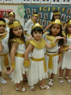 Egyptian Day At School Costume, Egyptian Pharaoh Costume Diy, Diy Ancient Egypt Costume, Egyptian Dress Up, Diy Egypt Costume, Egypt Costume Kids, Egypt Costume Diy, Ancient Egypt Costume, Egyptian Diy Costume