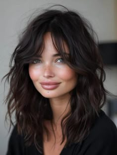 Chic Shoulder-Length Hair with Curtain Bangs: A Timeless Trend for Every Hair Type Shoulder Length Haircut Curtain Bangs, Bangs On Shoulder Length Hair, Ahoulder Length Hair, Shoulder Length Hair Shag, Curtain Bangs Shoulder Length Hair, Haircuts For Medium Length Hair Layered, Long Haircuts With Bangs, Goldie Locks, Hair With Curtain Bangs