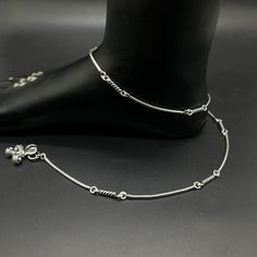 Name of product: 925 Sterling Silver Light Weight Anklet / Silver Payal Weight: 24 grams. Length: 27.3centimeter FREE EXPRESS SHIPPING -----Feedback::- A satisfied customer is our top priority and your feedback forms the backbone of our success. Don't forget to give positive feedback along with good ratings. Thank You Silver Anklets For Festivals, Silver Anklets With Latkans As A Gift, Traditional Silver Anklets As A Gift, Silver Tilla Anklets For Puja, Elegant Silver Anklets With Latkans, Silver Anklets For Puja, Traditional Silver Anklets For Puja, Elegant Silver Bracelets For Puja, Bride Payal