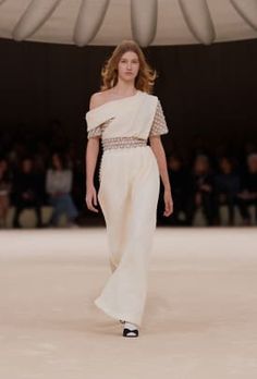 Spring-Summer 2024 Haute Couture Show - Looks | CHANEL