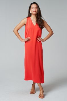 Our best-selling maxi dress is a summer staple. From weekend brunch to beach weddings, you'll wear this flowing style everywhere this season. ✓ All-Day Comfort ✓ Travel Friendly ✓ Day to Night ✓ Machine Washable DETAILS V neck Side slits FIT Regular fit True to size Model is 5'8" and wears size S MEASUREMENTS Length: 52" from shoulder (size S) FABRIC + CARE 100% polyester airflow Cold water wash on delicate. Line dry. Santorini Dress, Blowout Sale, Weekend Brunch, Capri Blue, Beach Weddings, Coral Blue, Summer Staples, Summer Essentials, Stylish Dresses