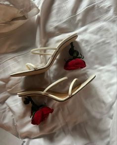 Rose Heels, Products Aesthetic, Heels Aesthetic, Aesthetic Skincare, Fashion Shoes Heels, Rose Shoes, Classy Shoes