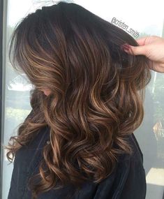 Light Brown Balayage Hair, Hair With Black Roots, Mocha Balayage, Brunette Lob, Brown Balayage Hair, Chocolate Brown Hair Color Ideas, Light Brown Balayage, Balayage Long Hair, Brown Hair Color Ideas