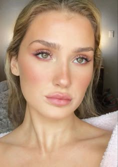 Makeup Looks For Summer, No Make Up Make Up Look, Looks For Summer, Pale Skin Makeup, Pale Makeup, Fair Skin Makeup, Wedding Guest Makeup, Hazel Eye Makeup, Light Makeup Looks