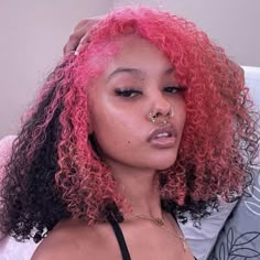 Light Brown Hair With Pink Skunk Stripe, Half Brown Half Pink Hair Split, Short Dyed Hair, Pink Streaks, Pink Hair Dye, Hair Dyed, Girl With Pink Hair