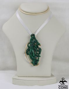 "Metal: 14k Yellow Gold .585 Weight: 24.6 grams total Measurements: 2.75\" Long; 1.40\" Wide Stone: Malachite *This exquisite pendant features elegant Chinese Woman design delicately hand-carved into green Malachite stone set into impressive 14k yellow gold. The hues of the Malachite and yellow gold pair spectacularly, giving pendant that extra WOW factor! The pendant is in beautiful condition, with little wear. Has small minor damage (missing small top right corner). If you have been searching Luxury Jade Necklaces For Wedding, Green Large Pendant Jewelry For Formal Events, Formal Green Jewelry With Large Pendant, Luxury Carved Pendant Jewelry, Carved Pendant Jewelry For Formal Occasions, Formal Carved Pendant Jewelry, Elegant Jade Jewelry For Collectors, Elegant Collectible Jade Jewelry, Chinese Woman