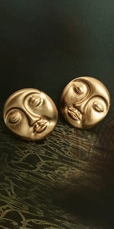 Quirky mystical moon face earrings. #boho #earrings #moon #face #gold #vintage #aesthetic #jewelry #earring #earrings Mystical Moon, Earring Hanger, Queens Jewels, Vintage Stud Earrings, Aesthetic Jewelry, Moon Face