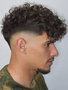 Mens Short Curly Hairstyles, Haircut Selfie, Male Haircuts Curly, Photo Hijab, Mohawk Hairstyles Men, Curly Hair Fade, Men Haircut Curly Hair, Mens Hairstyles Thick Hair, Cool Mens Haircuts