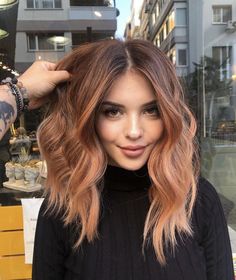 Cool Copper Balayage, Red Rose Gold Balayage, Strawberry Rose Gold Hair, Copper Peach Hair Balayage, Pink Balayage Red Hair, Peach Balayage Hair, Rose Gold Hair Copper, Rose Gold Hair 2023, Rose Copper Balayage