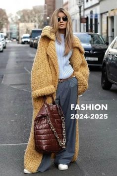 Rok Midi, Sandal Tali, Mode Boho, Street Style Winter, Warm Outfits, Knit Fashion, Winter Fashion Outfits, Fall Winter Outfits, Look Fashion