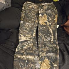 Camo Baggy Denim From Mnml. Brand New. Pattern Pants, Camo Jeans, Baggy Denim, Camo Pants, Khaki Chinos, Pants Pattern, Green Camo, Baggy Jeans, Chinos Pants