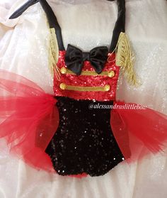 Ring Master inspired romper in red, black and gold. Perfect for birthday parties, dress up and even as a Halloween costume. *Romper only, headband is not included, sold separately. Custom orders welcomed Can be customized in any color combination and size!! Ring Leader Costume, Pageant Costumes, Ring Master, Circus Outfits, Pageant Outfits, Cute Couple Halloween Costumes, Kids Christmas Outfits, Birthday Party Outfits, Pink Minnie